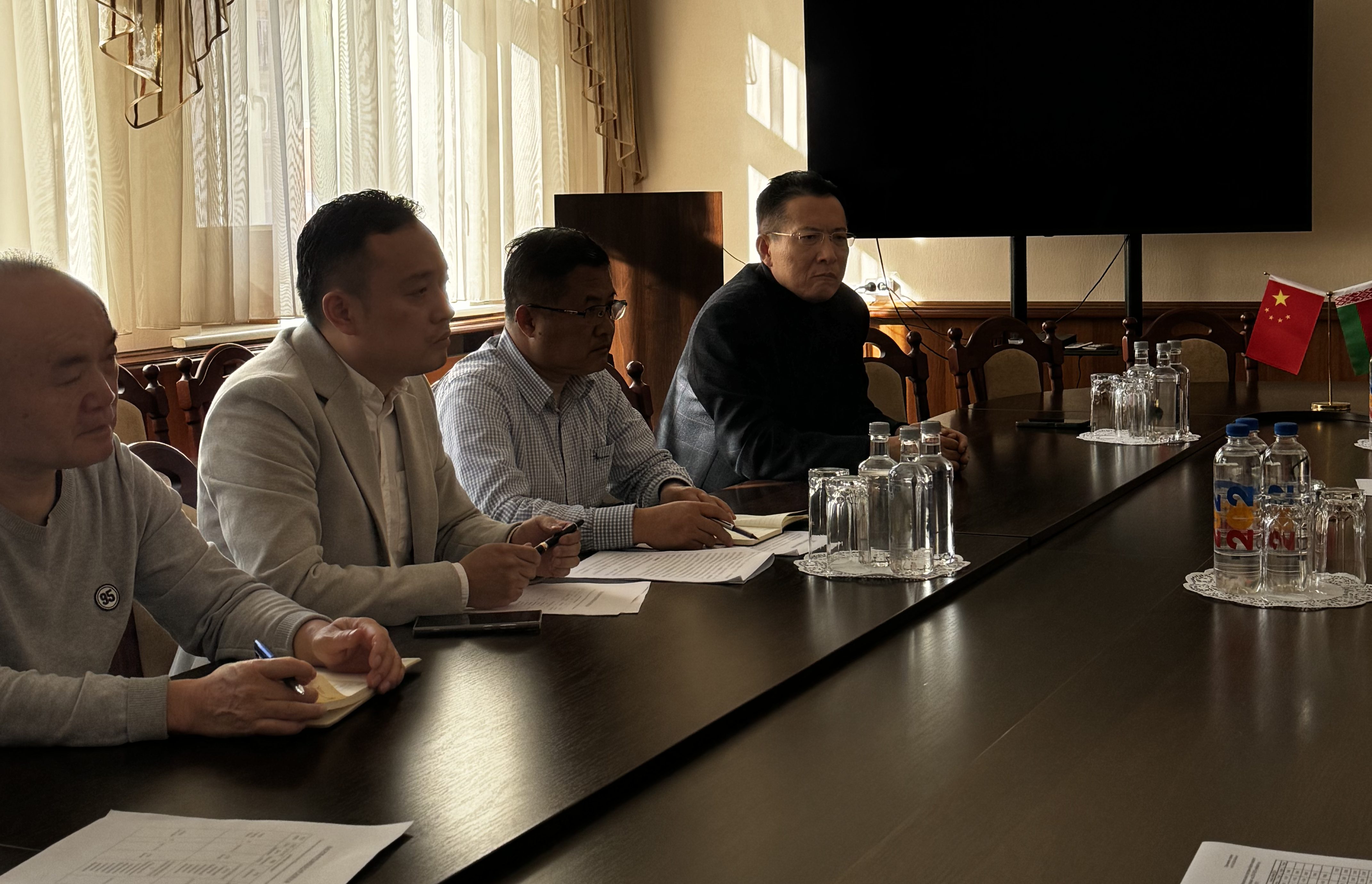 中白欧陪同山东教育代表团访问白俄罗斯国立大学商学院 共筑中白教育合作新桥梁-图片1