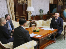 中白教育合作迈入新阶段：卢卡申科明斯克会见北大校长