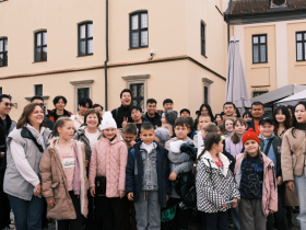 中白欧组织留学新生探访白俄罗斯世界遗产，涅斯韦日与米尔城堡之旅开启文化融入第一课